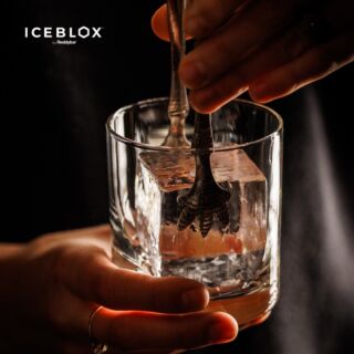 IceBlox, Premium Craft Ice, Large Cocktail Ice Cubes